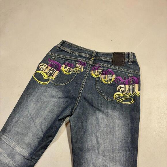 2000's House of Deréon Embroidered Capri Whiskered Denim Jeans - Picture 2 of 7